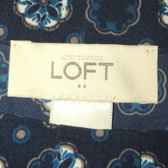 ANN TAYLOR LOFT BLUE MEDALLION PRINT LOOSE FIT TOP LARGE - Picture 3 of 3